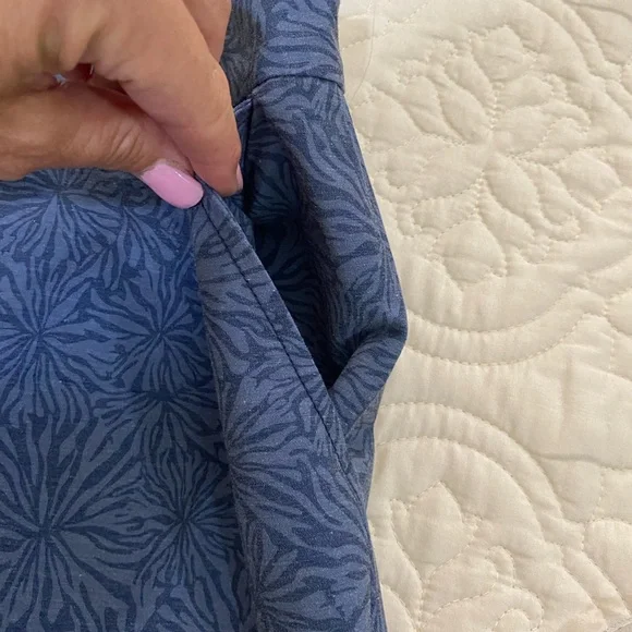 Southern Tide Blue Patterned Women's Bermuda Shorts - Picture 5 of 7